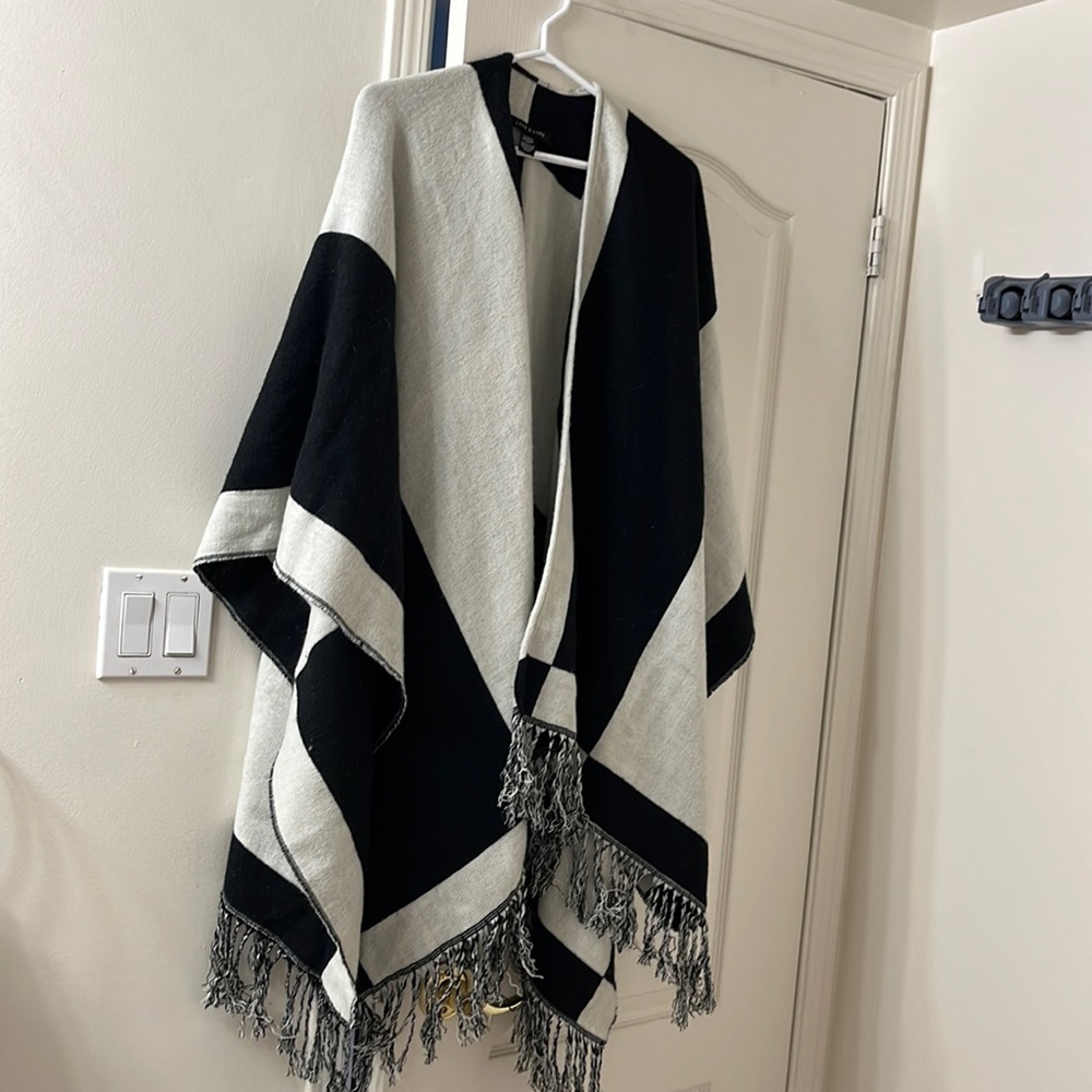 Love and Lore poncho